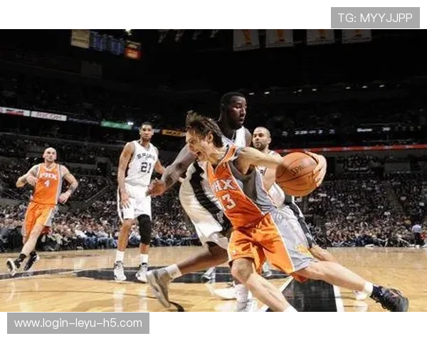 纳什凭借精准组织与高效传球带动球队节奏明显提升