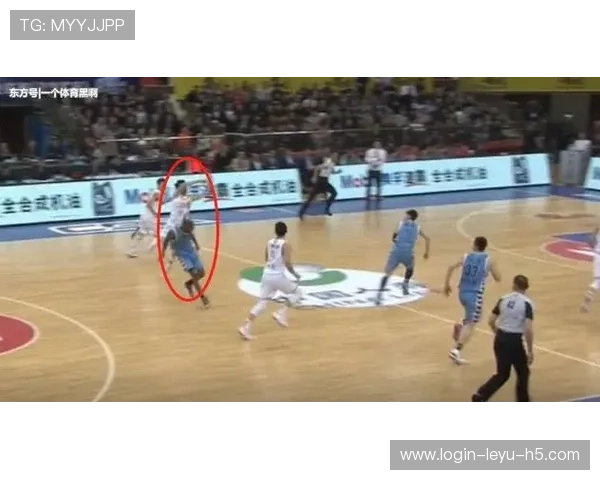 手球界定的关键：是否故意触球及手臂位置如何影响判罚