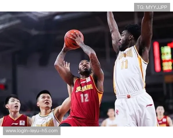 篮球卡位犯规规则详解：动作界定与判罚要点